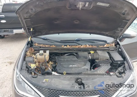 2017 Chrysler Pacifica Limited z USA, uszkodzony, nr VIN 2C4RC1GG0HR525939